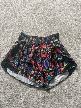 Lululemon Hotty Hot Design Shorts - 4”